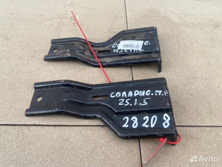 Кронштейн бампера передний Hyundai Solaris