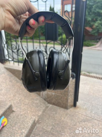 Шумоподавляющие наушники