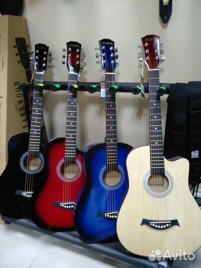 Гитары новые, чехлы, струны, медиатор
