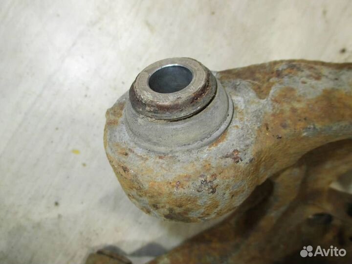 Кулак задний левый для Hyundai Santa Fe (DM) 201