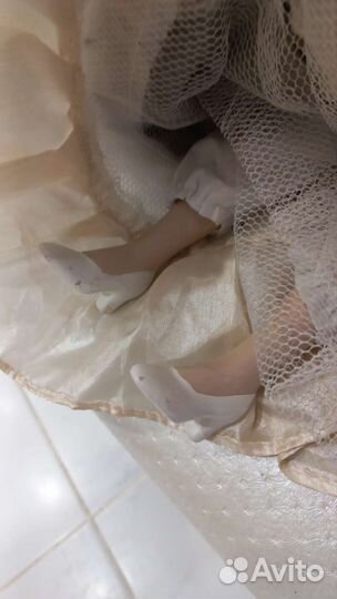 Кукла фарфоровая б/у