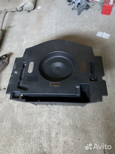 Пол багажникаToyota Crown GRS 180 182 184 186