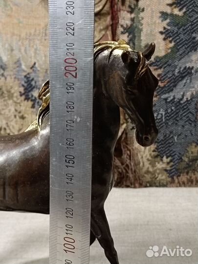 Статуэтка лошадь большая