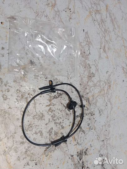 Датчик ABS пер-прав Nissan Murano Z50 X-Trail