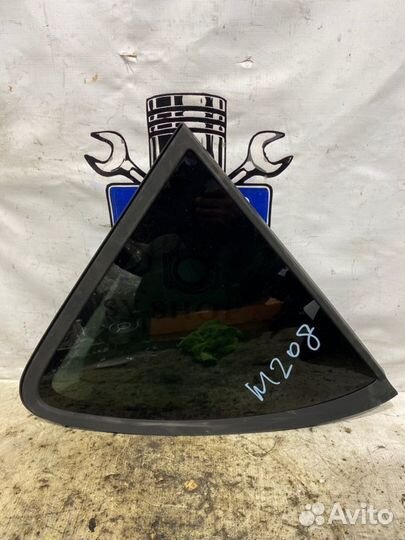 Стекло глухое заднее правое Ssangyong Rexton 2