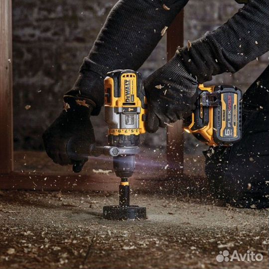 Аккумуляторный шуруповерт dewalt DCD999M2 20V