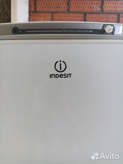 Холодильник indesit