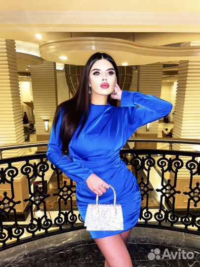 Синее платье