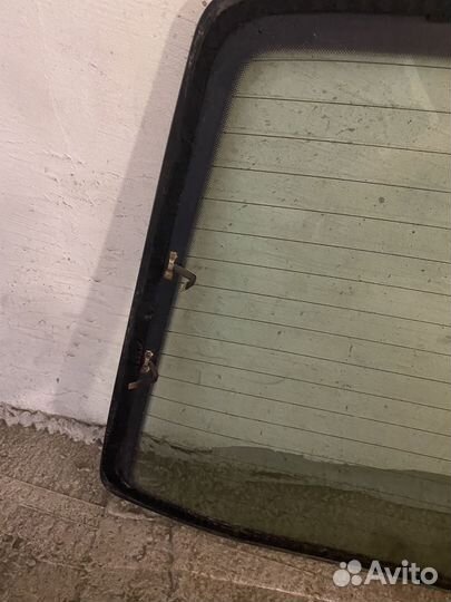 Стекло задней правой двери распаш Volkswagen T5