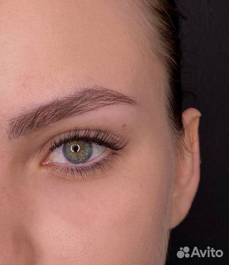 Модель на наращивание ресниц