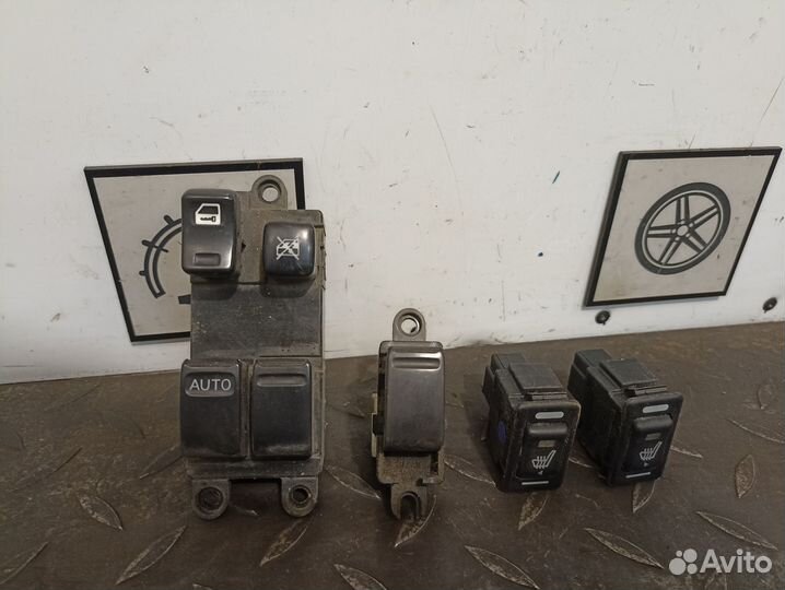 Блок управ. стеклоподъемниками Nissan Almera N16