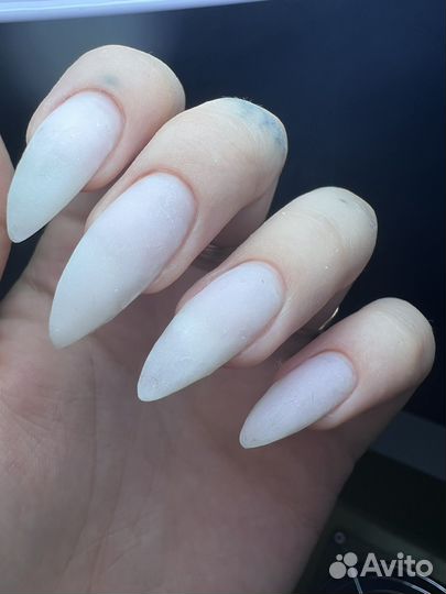 Модель на маникюр