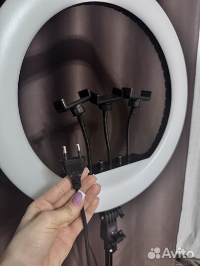 Кольцевая лампа со штативом
