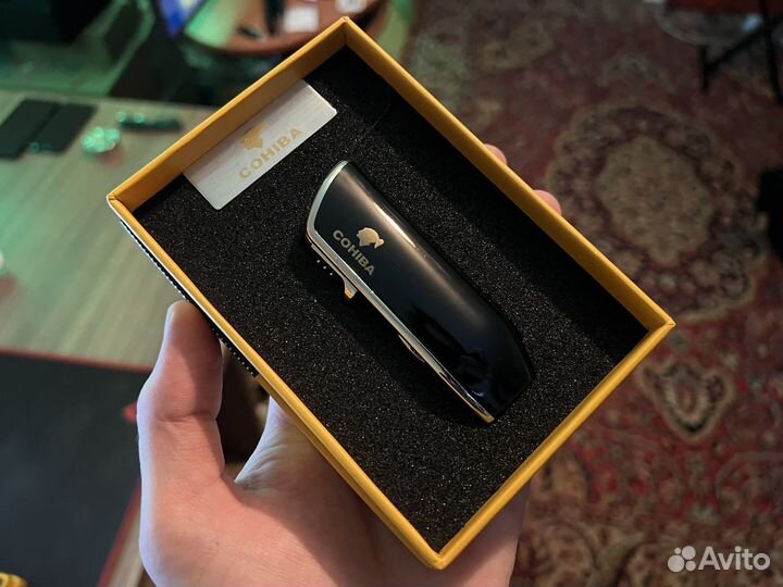 Зажигалка для сигар Cohiba с пробойником