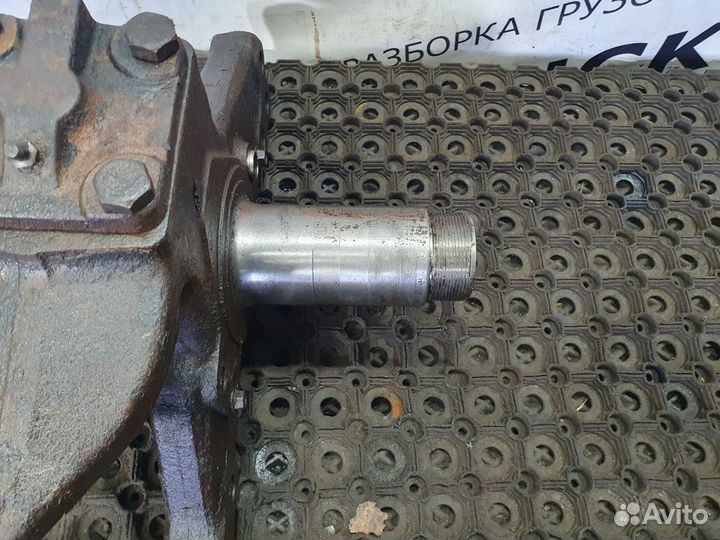 Кулак поворотный левый