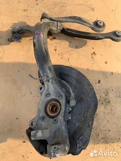 Кулак передний левый Audi А6 C6 3.2 AUK 2004-2008