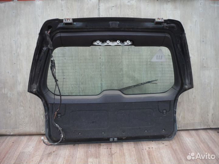 Крышка багажника №98 Subaru Outback B11 1996