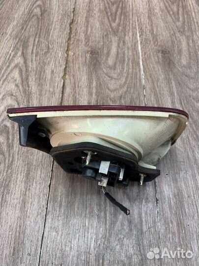 Фонарь крышки багажника задний правый Volkswagen