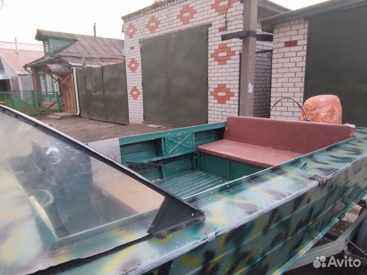 Лодка Днепр