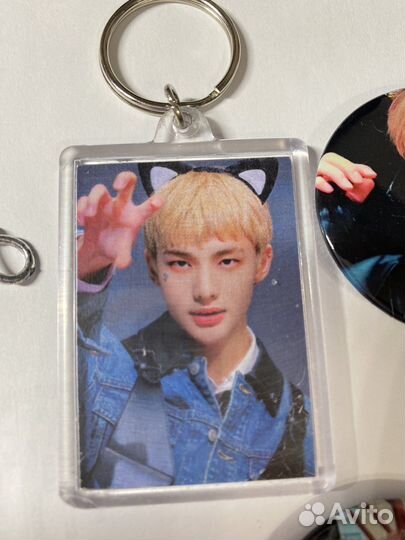 Брелки значки наклейка с к-рор