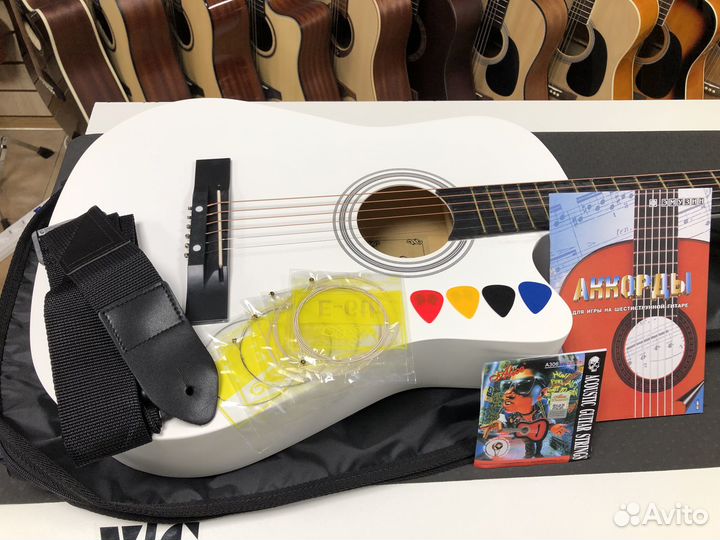 Гитара для начинающих + комплект