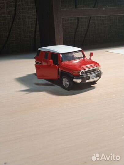 Модель Toyota FJ cruiser 1:43