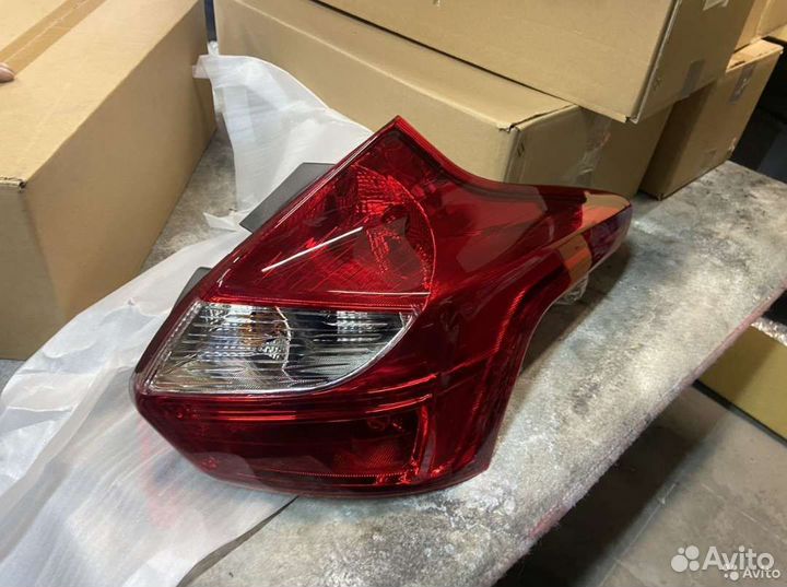 Фонарь задний Ford Focus 3