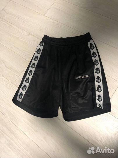 Шорты unaffected