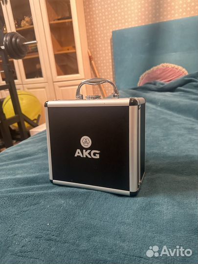 Студийный микрофон akg p420