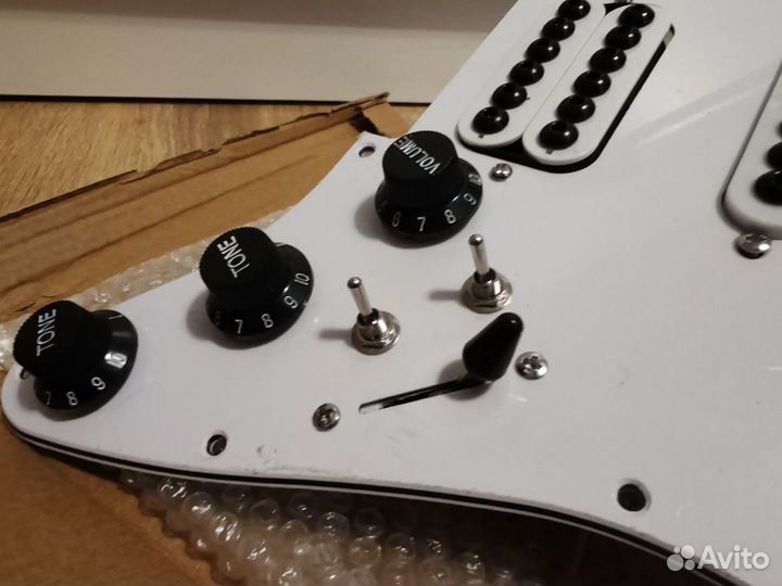 Пикгард для stratocaster новый