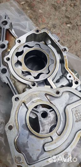 Масляный насос 6g72