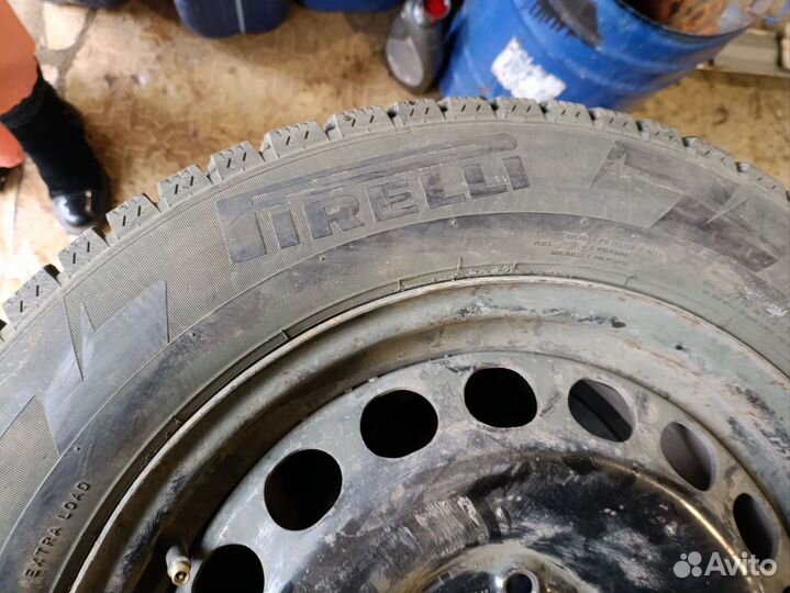 Pirelli Ice Zero 205/60 R16 96T