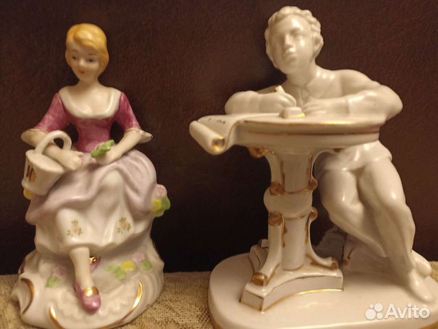 Статуэтка фарфор