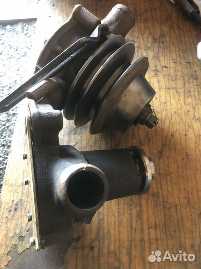 Помпа водяной насос зил157