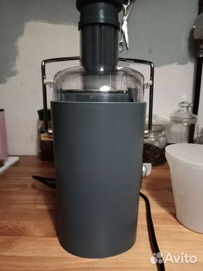 Соковыжималка Vitesse VS-200