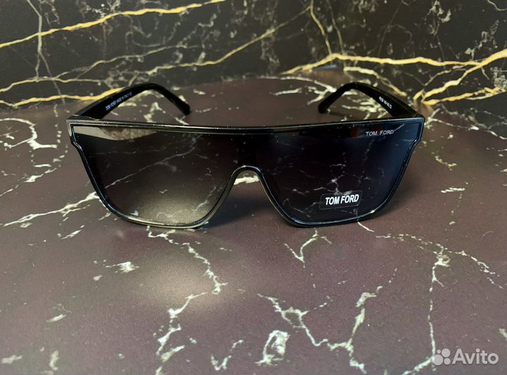 Мужские солнцезащитные очки Tom Ford Polaroid