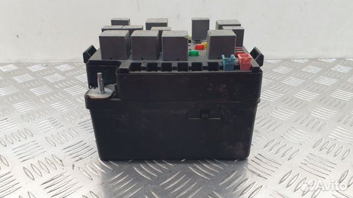 Блок предохранителей под капот Kia Spectra седан