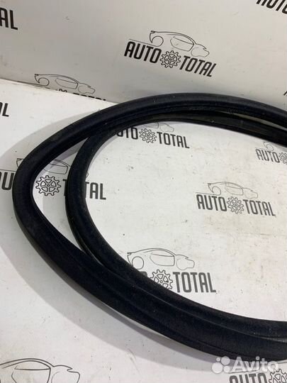 Уплотнитель проема двери задний левый Bmw 745 E65