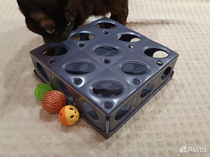 Игрушка для кошек с шариками