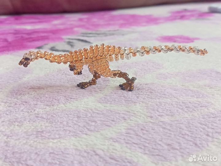 Фигурки диназавра из бисера на заказ