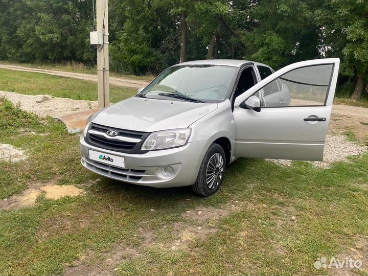 LADA Granta 1.6 МТ, 2013, 137 400 км