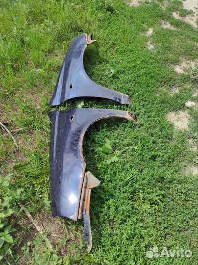 Продаю крыло переднее Калина1