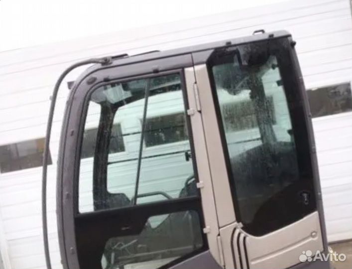 Стекол лобовое заднее hitachi/zx200