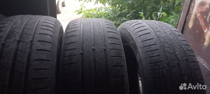 Kumho 975 205/60 R15 91H