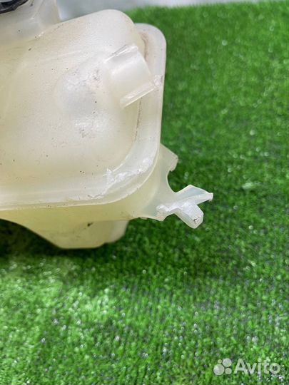 Расширительный бачок Toyota Rav4 xa40 xa45