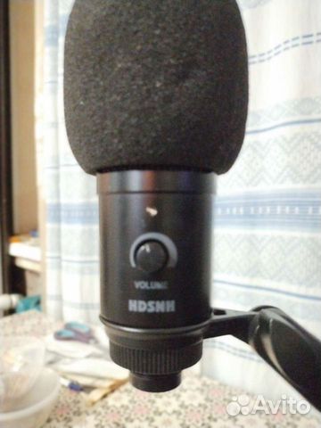 Студийный конденсаторный микрофон