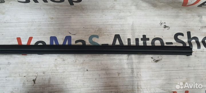 Молдинг стекла двери передней правый Nissan Qashqa