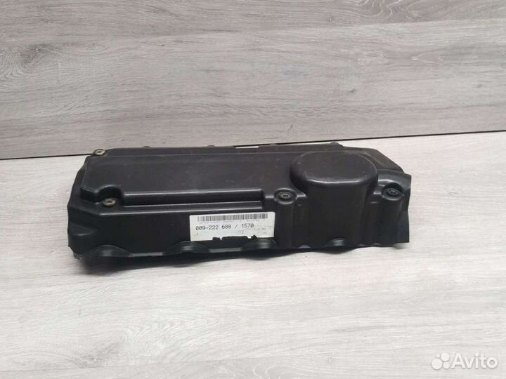 Крышка двигателя Mercedes Vito W639