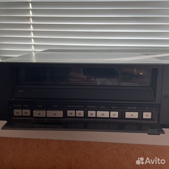 Видеокассетные проигрыватель