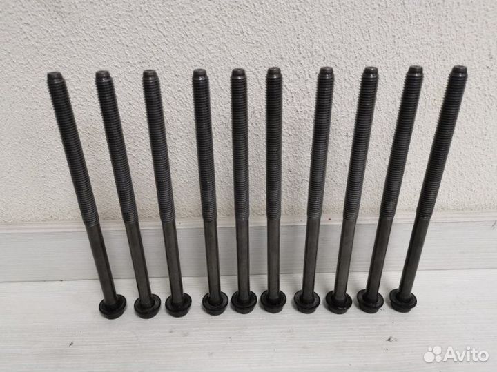 Болт гбц VAG 2.0TDi Volkswagen Golf 7 2.0TDI 2019